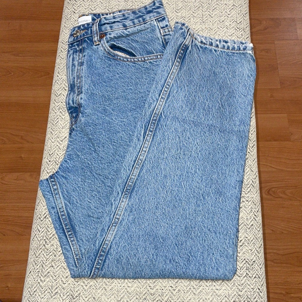 ☀️Medium wash ZARA jeans